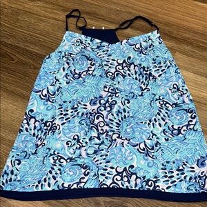 Lilly Pulitzer size XS Blue and White Patterned Sleeveless Top